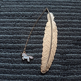 Bookmark Kim Loại Đánh Dấu Sách Hình Lông Vũ Dây Treo - Con Ngựa Unicorn