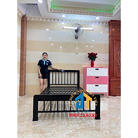 Mua Giường sắt mỹ nghệ vuông 1m2x2m  giá xưởng  miễn phí giao hàng lắp đặt tận nơi