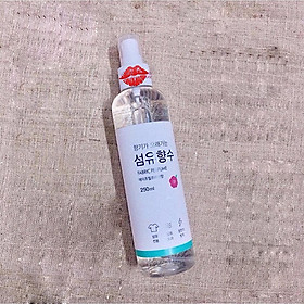 Xịt Thơm Quần Áo Hương April Fresh Fabric Perfume Korea 250ml