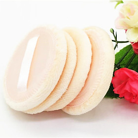 Bông Phấn Siêu Mịn, Đường Kính 6cm, Chức Năng Tạo Lớp Makeup Căng Mịn, Đều Màu và Bền Lâu, Sử Dụng Giúp Tiết Kiệm Các Loại Kem, Phấn Trang Điểm, Cầm Dễ Dàng Thao Tác Nhanh Chóng, Tiện Dụng, Chất Liệu Mút Mềm, Đàn Hồi Tốt, Không Gây Khó Chịu Cho Da, Phù Hợp Với Nhiều Loại Mỹ Phẩm, Kích Thước Nhỏ Gọn