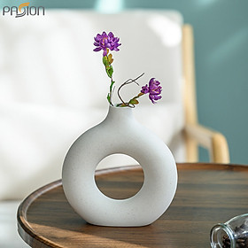 Bình hoa gốm sứ trang trí phòng khách phong cách nghệ thuật