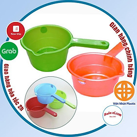 Mua Gáo nhựa múc nước 2 size Việt Nhật (6121-6122)  Ca múc nước có cán cầm tiện lợi