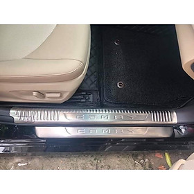 Ốp bậc cửa, nẹp bước chân xe Camry 2019 - 2021 Inox cao cấp - Mẫu 2