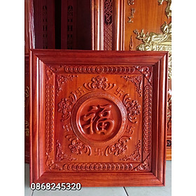 Tranh ngũ phúc lâm môn bằng gỗ hương đỏ kt 61×61×4cm