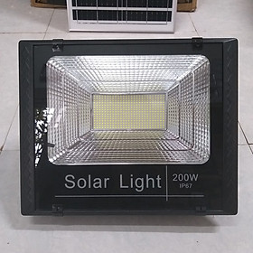 Đèn pha LED năng lượng mặt trời 200w IP66