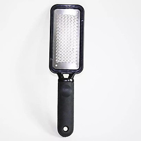 Chà gót chân inox bằng tay