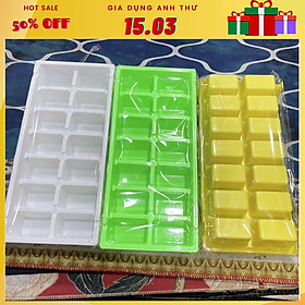 Mua Khay Làm Đá Viên Vuông Tủ Lạnh 14 Ô Giá Rẻ (Giao màu ngẫu nhiên)
