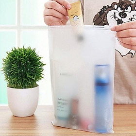 TÚI ZIP LỤA MỜ Túi Zip lock LỤA MỜ có khoá kéo, túi zip đựng quần áo. Hàng dẻo dai, khoá chắc chắn. Đầy đủ SIZE