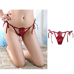 Quần lót dây hình bông hoa lọt khe