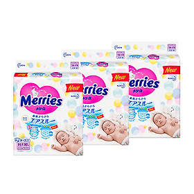 Combo 3 Tã Dán Merries Size NB - 90 Miếng (Cho Bé Dưới 5Kg) - Tặng 1 Bộ Đồ Chơi Nhà Tắm Cao Cấp