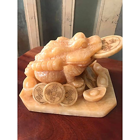 Tượng Con Cóc Vàng Phong Thủy hay Thiềm Thừ To Đá Canxit Ngồi Tiền nặng 4,5kg Size Dài 22cm Ngang 19cm Cao 15cm Ý Nghĩa Cóc Giữ Tiền hợp gia chủ mệnh Kim Thổ Thủy ạ