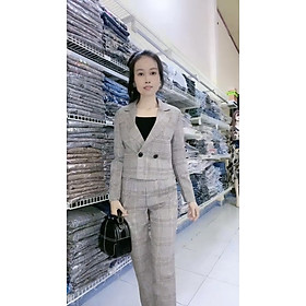 Set áo vest croptop và quần kẻ sọc cao cấp.