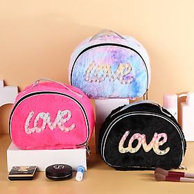 Túi đựng mỹ phẩm chữ LOVE , đựng đồ trang điểm , cá nhân , có quai xách chắc chắn ,đường may tỉ mỉ , chống thấm , họa tiết trẻ trung ,trang nhã , rất hợp đi chơi , du lịch , tiệc