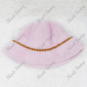 Mũ cúp lông xù gắn dây đai xích xung quanh nón độc đáo, vành rộng 5cm, chất liệu vải mềm mại