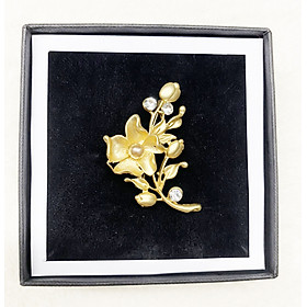 Cài áo nhánh hoa mai đính ngọc kim loại màu vàng sang trọng