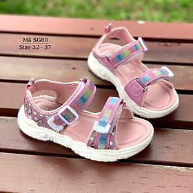 Giày sandal bé gái 6 - 12 tuổi quai hậu khỏe khoắn và năng động cho bé đi học đi biển SG60 được thiết kế với dòng quai ngang ,Chất liệu quai dù mềm mại