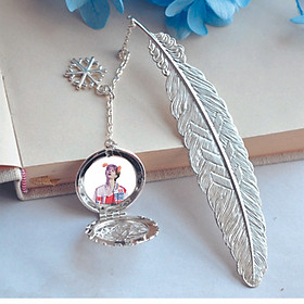 Bookmark lông vũ IN HÌNH Vương Nhất Bác thần tượng