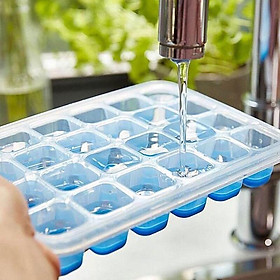 Mua Khay làm đá viên  có nắp đậy kín