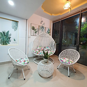 Mua Bộ bàn ghế sân vườn kèm xích đu đôi ( nệm hoạ tiết hoa lá)