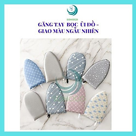 Găng tay hỗ trợ ủi đồ cho bàn là phổ thông, bàn là hơi nước. Giúp ủi những chỗ khó và chống bỏng tay. Tấm mút đeo tay ủi quần áo cho mọi bàn ủi. Bao bọc bàn tay ủi đồ. Hỗ trợ ủi đồ dạng đứng