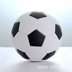 Quả Bóng Đá số 4 Da 3 lớp, Banh da bóng đá trắng đen dùng cho sân cỏ mini nhân tạo