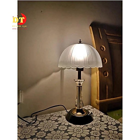 Đèn ngủ để bàn phong cách hiện đại sẵn hàng đèn có tăng giảm ánh sáng HTLK DBN