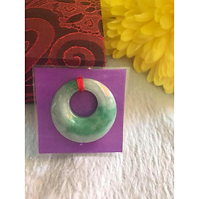 Mặt Dây Chuyền ĐỒNG ĐIẾU KIỂU TRÒN GIỮA TO ĐÁ Cẩm Thạch Tự Nhiên Size 29mm x Dầy 7mm x Đk tròn bên trong 12mm MÀU XANH NGỌC CẨM THẠCH LÊN XANH LÁ ĐẬM ĐẸP Nữ làm mặt Dây Chuyền KIỂU Đeo Đẹp ạ