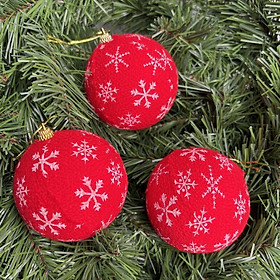 Combo 3 quả châu vải cao cấp màu đỏ hoa tuyết trắng treo cây thông Noel trang trí Giáng sinh đường kính 8cm