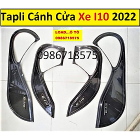 Ốp Tapli Cánh Cửa Huyndai Grand I10 2023-2021 Vân Carbon Cao Cấp