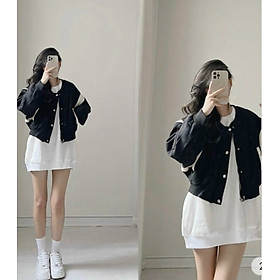 Áo khoác bomber bóng dáng chày lửng croptop kaki chất da lộn 2 lớp cao cấp phối tay unisex ulzzang nam nữ kiểu dáng  LOGO thêu chữ nổi, Áo khoác nữ  da lộn 2 lớp bomber croptop phom rộng cổ bẻ bấm cúc sexy Hàn Quốc