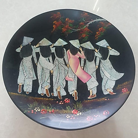 Mua Dĩa sơn mài cao cấp Thanh Bình Lê họa tiết cô gái áo dài Việt Nam phi 30 cm