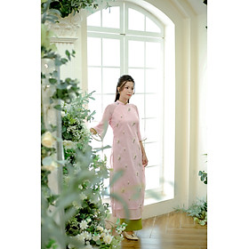 Áo dài cách tân thiết kế hồng tơ 4 tà thêu hoa lá ( size L)