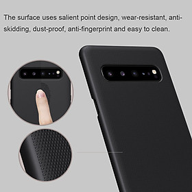 Đen - Ốp Lưng Sần chống sốc cho Samsung Galaxy S10 5G hiệu Nillkin Super Frosted Shield (Đính kèm giá đỡ hoặc miếng dán từ tính) - Hàng Chính Hãng