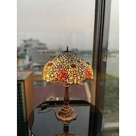 Mua Đèn bàn hoa hồng Tiffany kiểu dáng sang trọng dành cho phòng khách và phòng ngủ