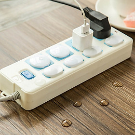 Combo 10 Nút Bịt Ổ Điện Hai Chấu , Ba Chấu Bảo Vệ Trẻ Cleverbees Với Chất Liệu Nhựa Cách Điện An Toàn , Chống Nước