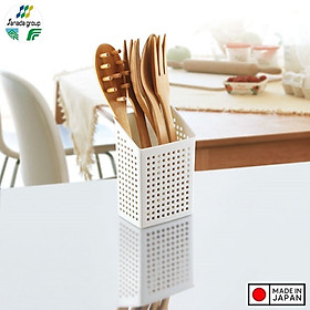 Giỏ đựng đũa thìa có núm hít chân không - Màu trắng - Made in Japan