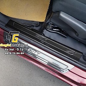 Bộ sản phẩm ỐP BẬC CỐP VÀ BẬC CỬA vân Carbon xe Honda City 2021