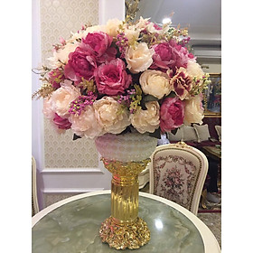 Bình hoa hồng kết hợp hoa cẩm tú cầu phong cách sang trọng trang trí không gian