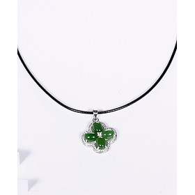 Mặt dây chuyền hoa 4 cánh đá ngọc bích mệnh hỏa, mộc - Ngọc Quý Gemstones