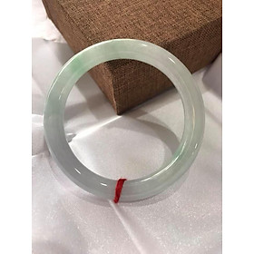 CHIẾC VÒNG TÍM LÝ 49 MÀU TRẮNG 2 VÂN XANH LÁ NHẸ BÓNG ĐỀU ĐẸP CHẤT LIỆU ĐÁ CẨM THẠCH TỰ NHIÊN NỮ MẠNG KIM THỦY 45KG ĐẾN 54KG ĐEO ĐẸP Ạ