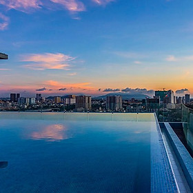Combo 2N1D Premier Pearl Vũng Tàu Beach Hotel 4*. Bữa sáng miễn phí, vé xe ghép limousine khứ hồi.