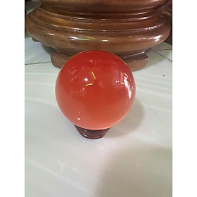 Trái Bi Phong Thủy đỏ cam nhỏ vừa đá mắt mèo ánh cao 8cm x đk 6cm đế gỗ may mắn để bàn làm việc may mắn tài lộc hợp mệnh hỏa, mệnh thổ ạ