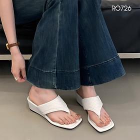 Dép nữ xỏ ngón đế xuồng ROSATA RO726 - 4p - Đen, Trắng - BKSTORE