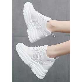 Giày Sneaker Nữ Độn Đế 5p M Viền Vàng Cá Tính Cho Nàng