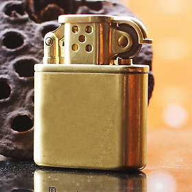 Mua Combo Hộp Quẹt Bật Lửa Dùng Xăng Đá Được Làm Từ Đồng Nguyên Khối Chống Gió Cực Tốt Z506 + Tặng Bình Xăng Chuyên Dụng Cho Bật Lửa