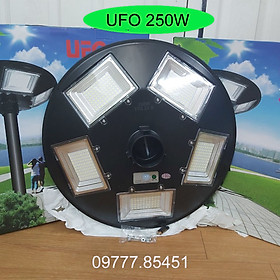 Đèn sân vườn UFO năng lượng mặt trời, công suất 120w 200w
