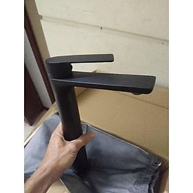Vòi rửa mặt nóng lạnh sơn tĩnh điện đen 30 cm giá sỉ