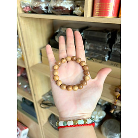 Vòng gỗ cao cấp Đàn Hương size 10ly thượng hạng thơm ngọt như nước hoa phong thuỷ sức khoẻ may mắn