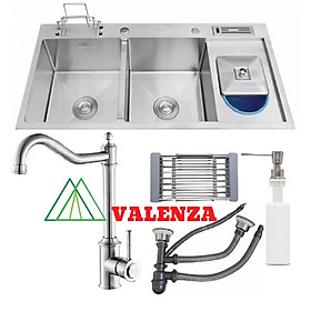 Combo chậu rửa bát 3 hố Valenza sus304 10048 cài dao thớt, vòi rửa bát nóng lạnh inox Valenza sus304 cổ điển, rổ inox đa năng, bình đựng xà phòng