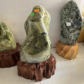 Cây đá màu xanh tự nhiên người mệnh Hỏa và Mộc nặng 12 kg cao 40cm